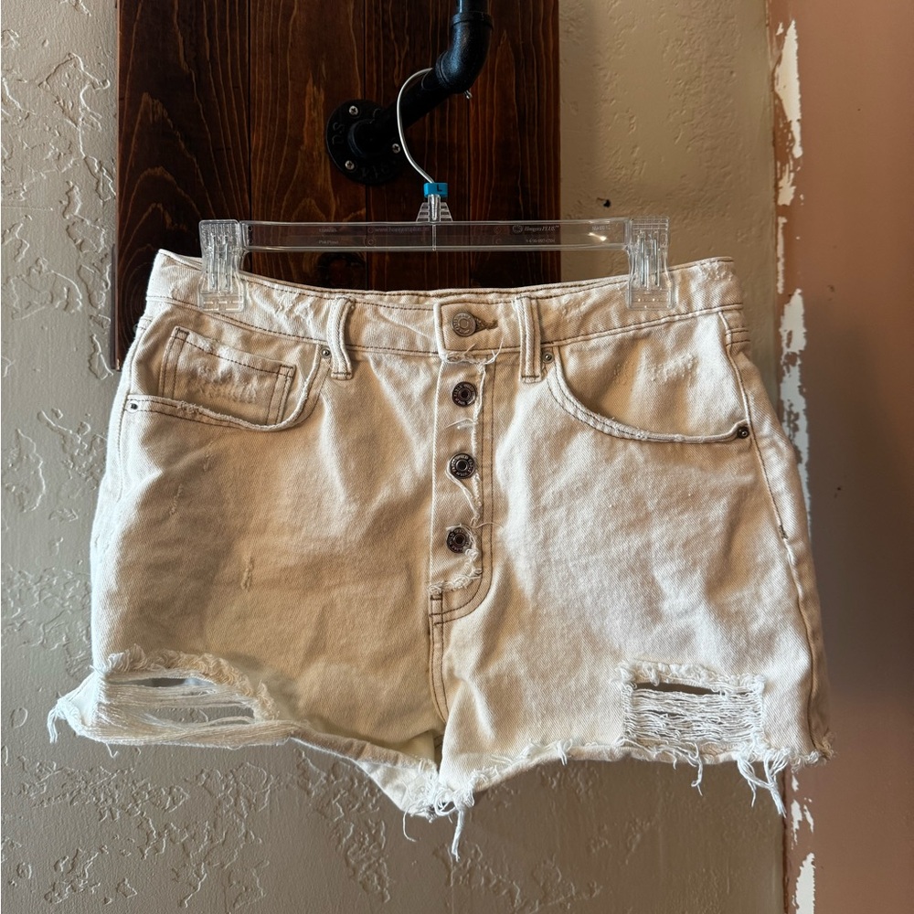 High-Rise Button-Front Distressed Women's Shorts - Cream size 6
